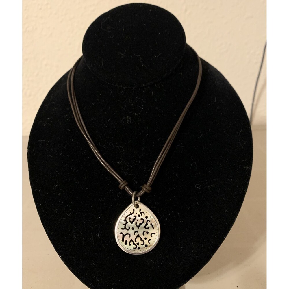 Silpada Sterling Silver Lip Shell Leather Necklace N1446 Iridescent Carved